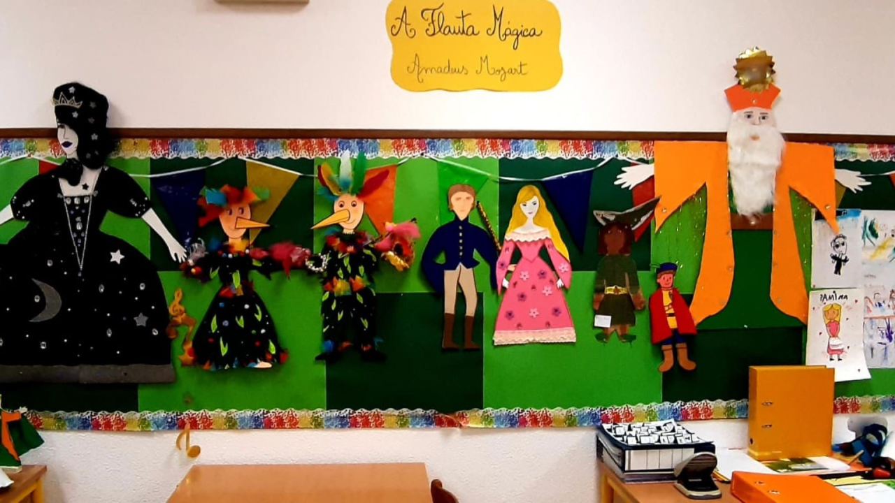 Exposição na Biblioteca EB Pedra Mourinha - "A Flauta Mágica"