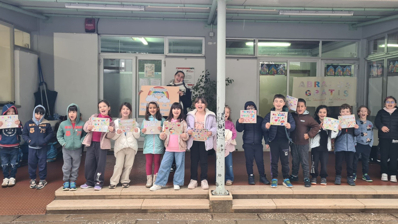 Dia Internacional do Abraço celebrado na EB1 de Chão das Donas