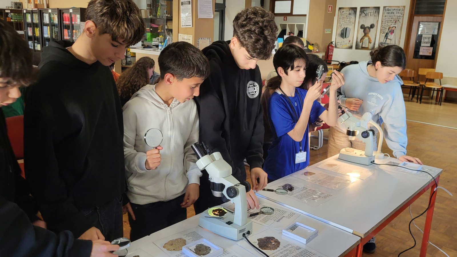 À caça de Meteoritos no planalto e na montanha da Antártida